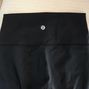 Lululemon leggings 🍋